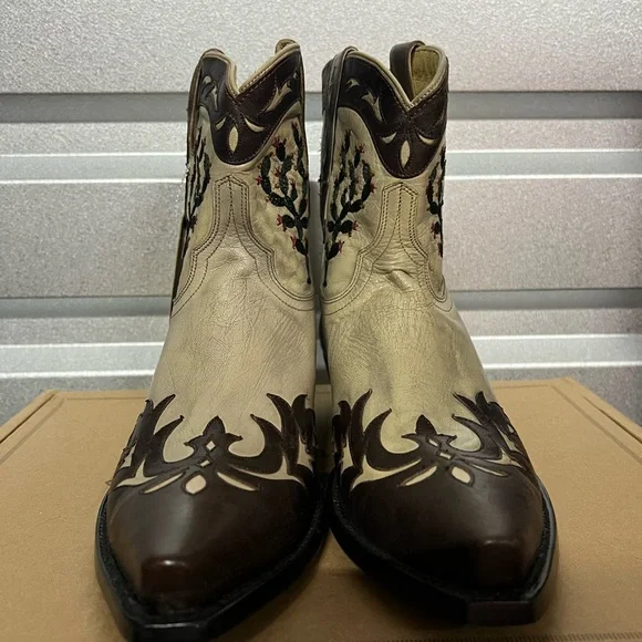 Brown and Cream Ankle Boots with Western Embroidery cactus women 8.5 - Picture 2 of 9